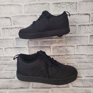 NWOB Heely's Pro 20 Black on Black Youth Size 5, Women's size 6.5